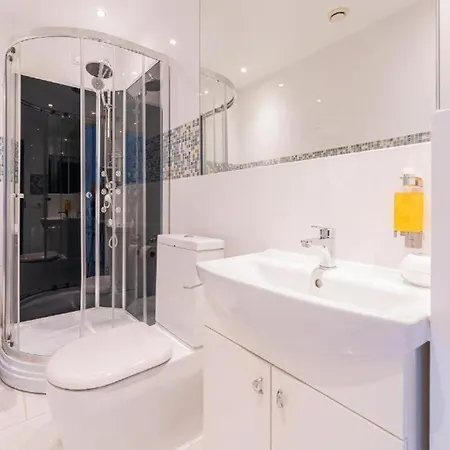 Centre Luxury With Sauna 2 Bedroom 2 Bathroom Apartment Tallinn